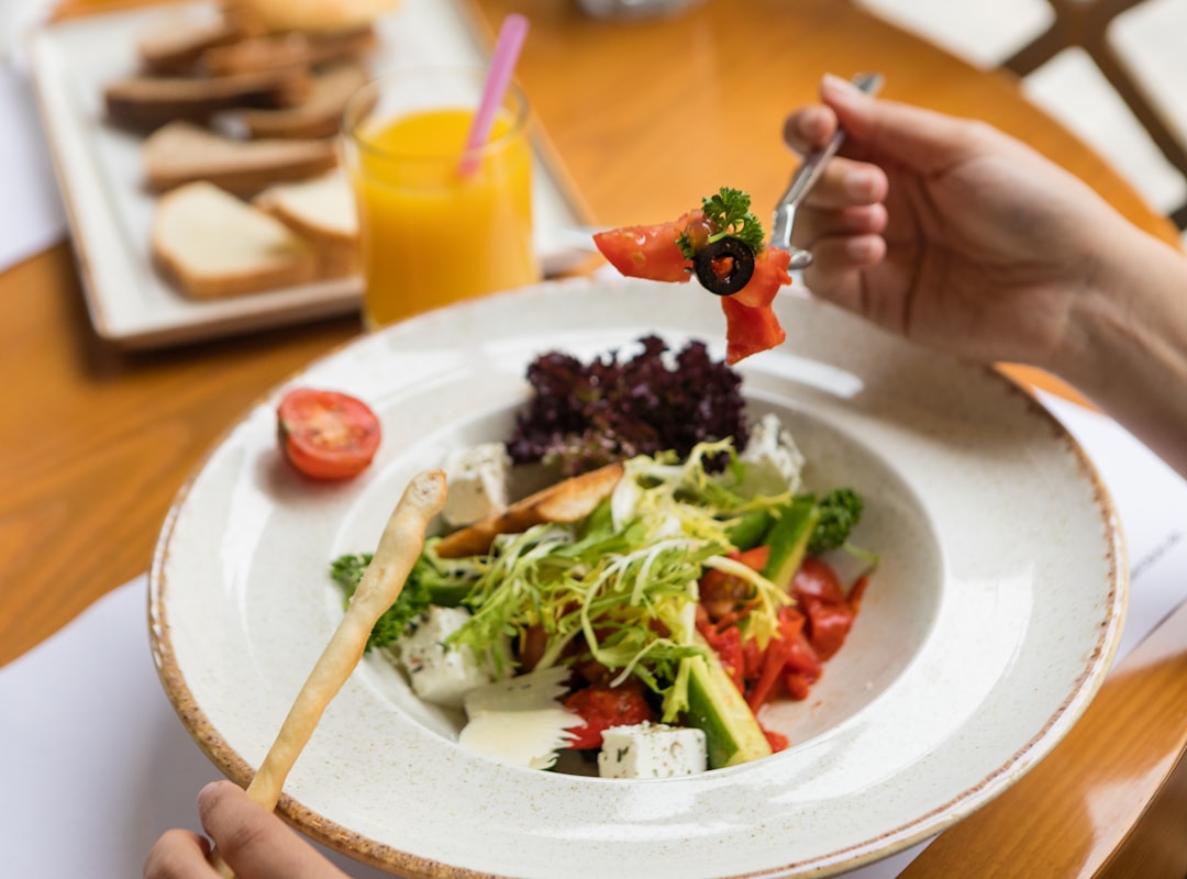 Insalata di quinoa e verdure fresche